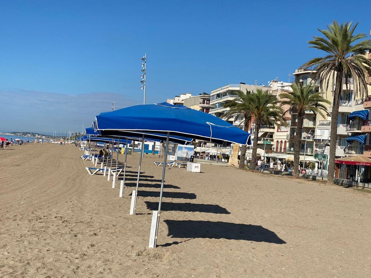 House On The Beach Calafell Exterior photo