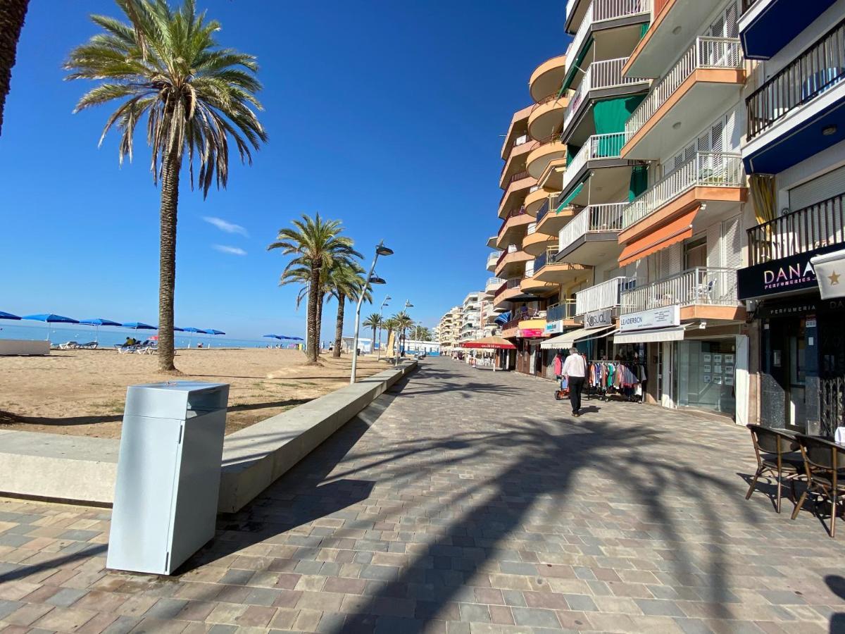 House On The Beach Calafell Exterior photo